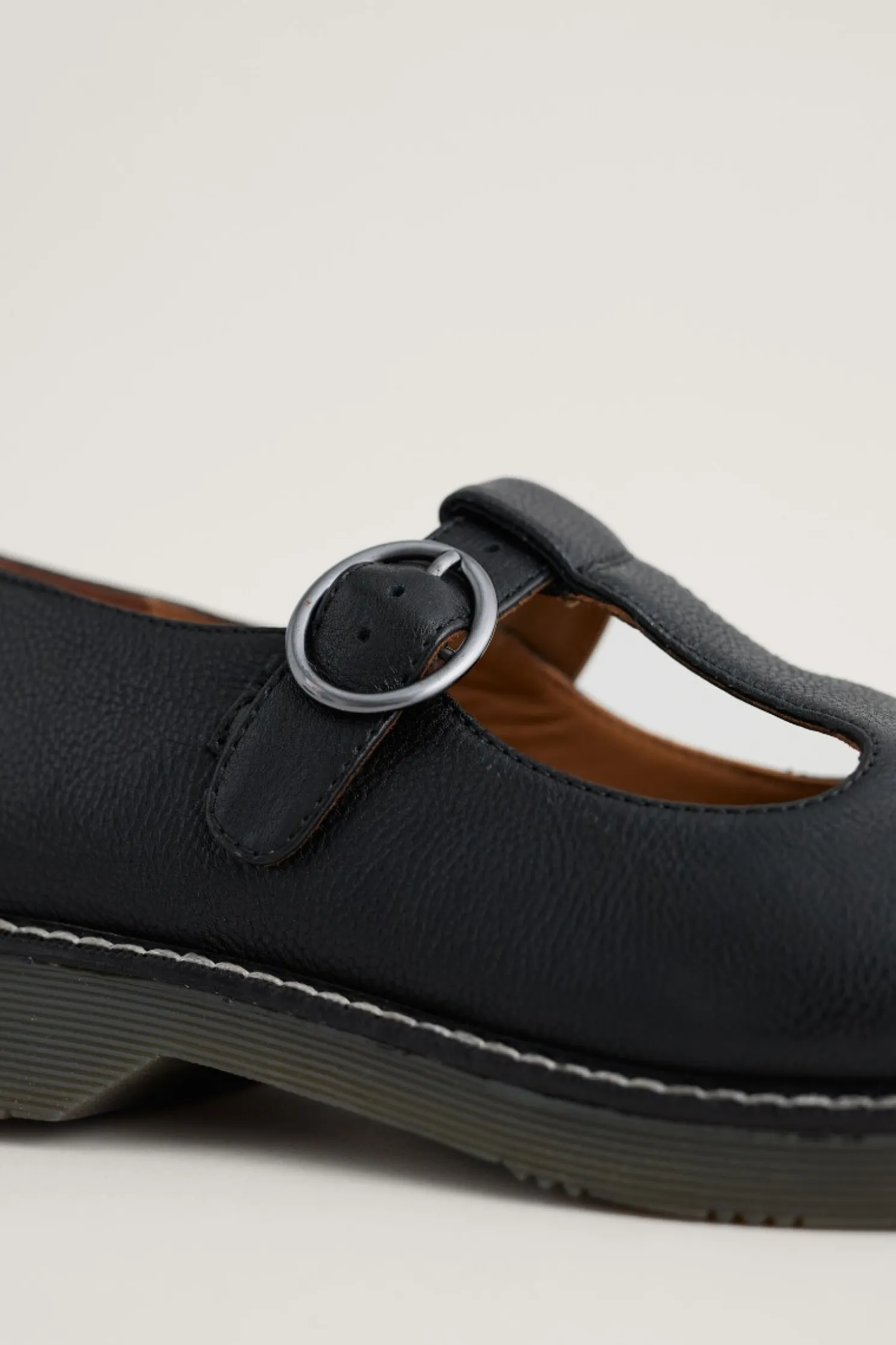 Daisy Trail Leather Shoes