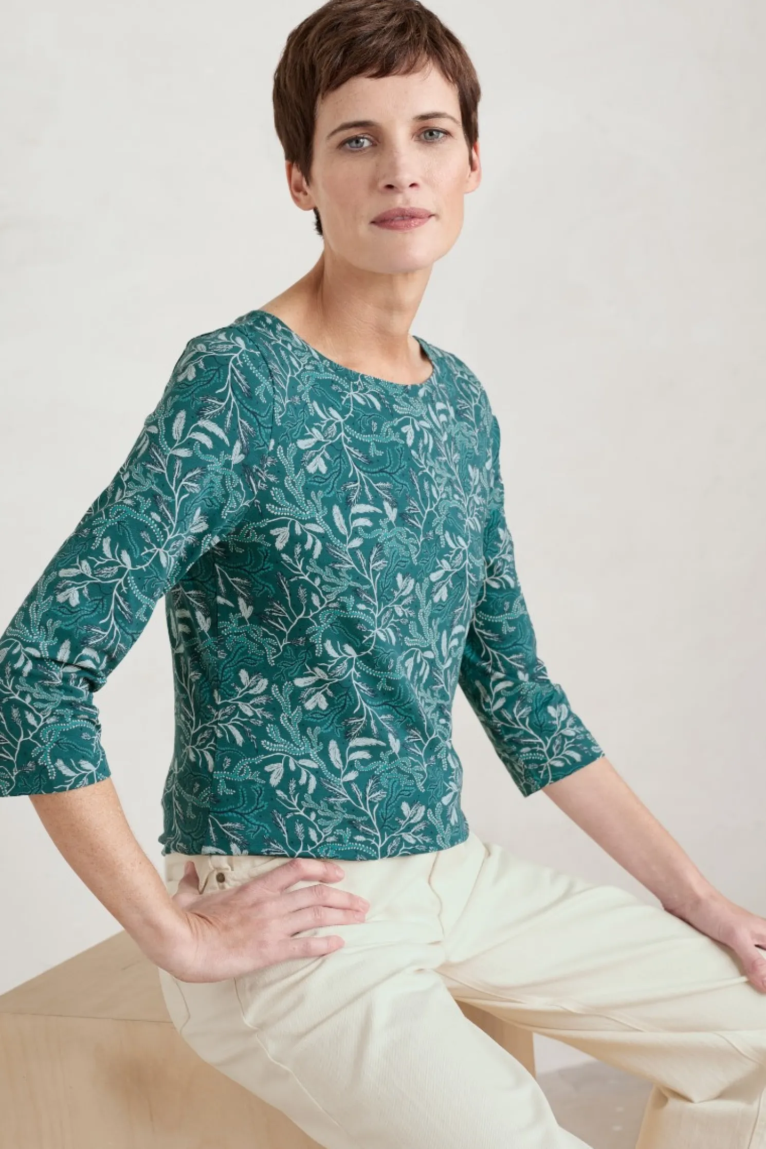 Easel 3/4 Sleeve Top